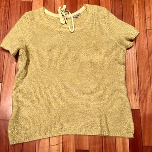 Adorable short sleeved sweater